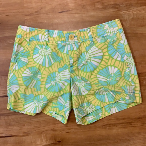 Lilly Pulitzer Shorts - Picture 1 of 8
